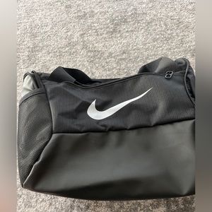 NIKE DUFFLE BAG